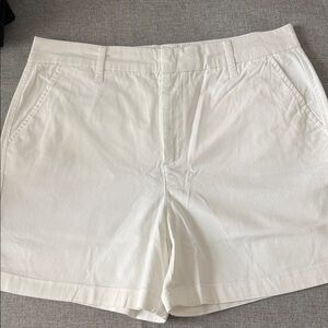 Gloria Vanderbilt Chino white shorts